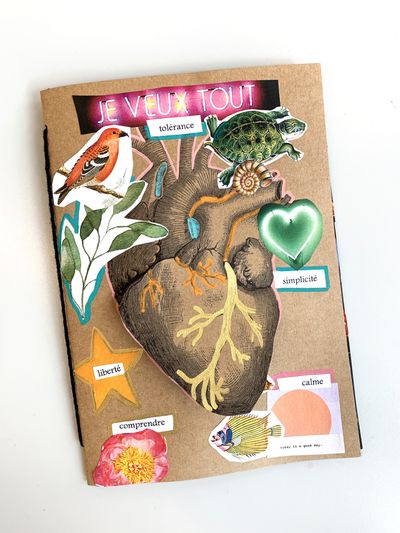 Carnet en papier kraft avec illustration d'un cœur humain avec collage et images.