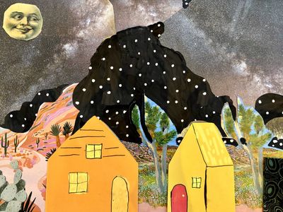 Création en collage avec un paysage du ciel étoilée et une petite cabane dans le dessert.